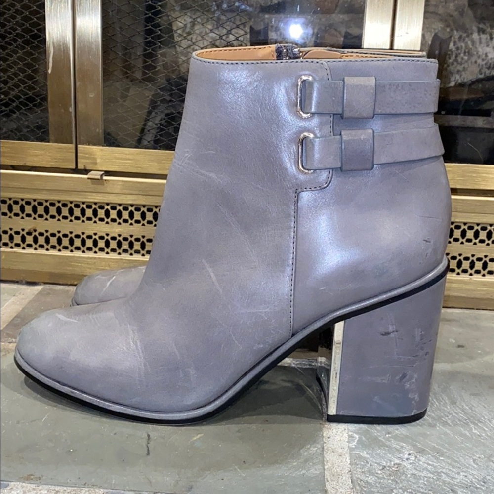 Woman’s shoes